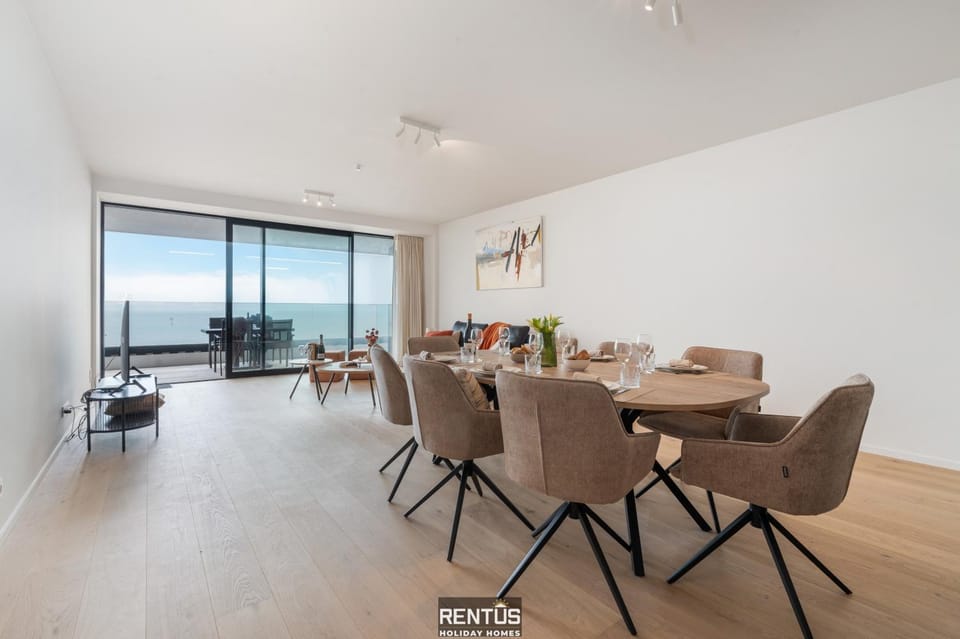 Living room, Dining area, Sea view