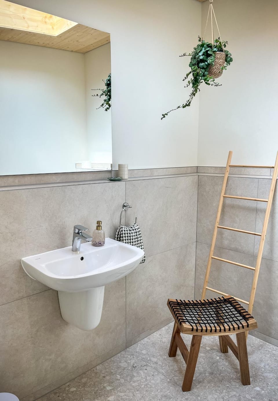 Toilet, Bathroom, towels