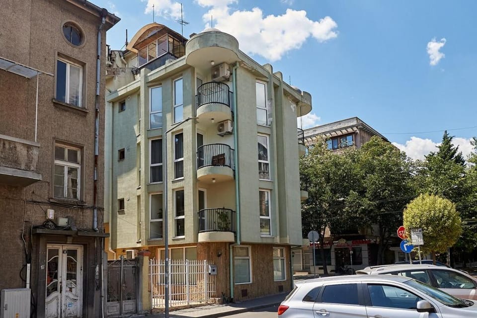 Green Corner Apartment in the Center - 2BD Apartment in Burgas