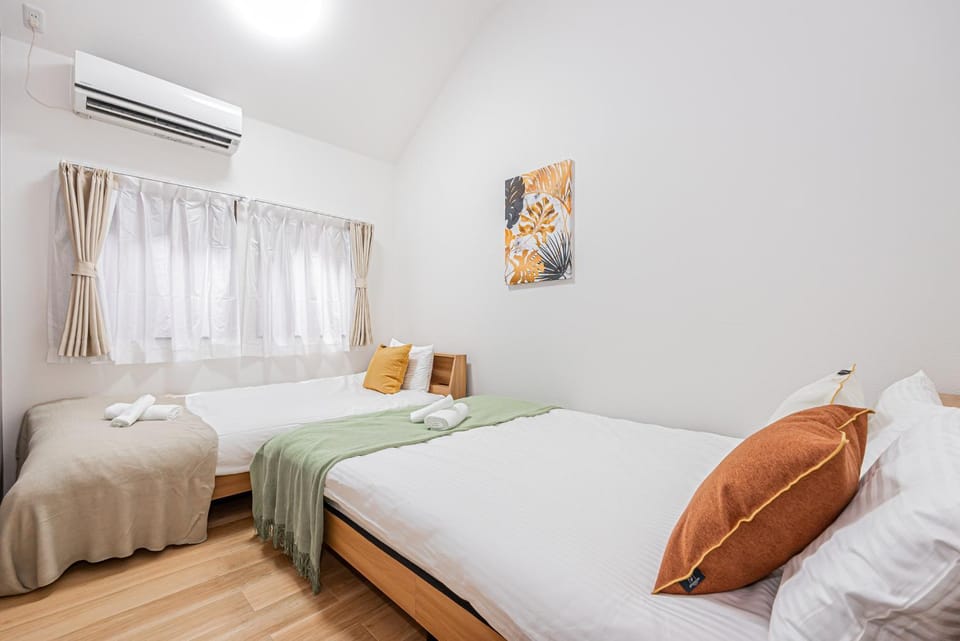 Bed, Bedroom, air conditioner