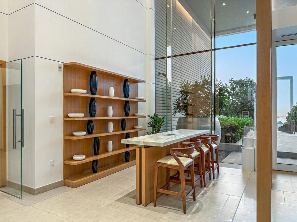 FIRST CLASS 1BR Stylish Beachfront Escape Apartment in Dubai