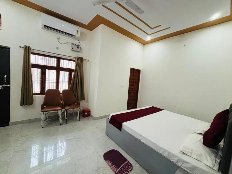 Shiva Home Stay Vacation rental in Uttar Pradesh