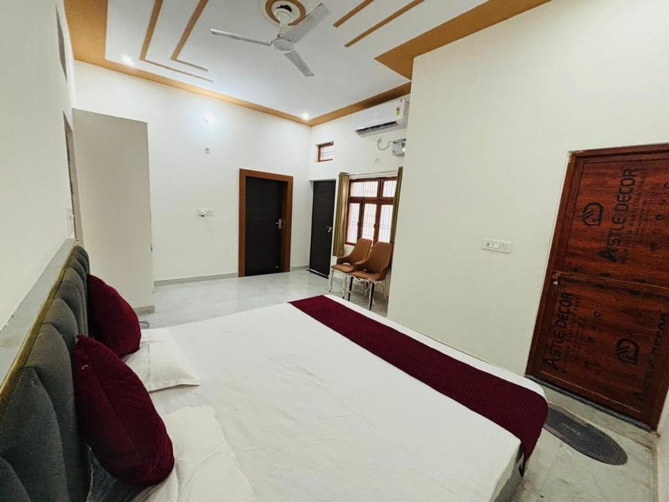 Shiva Home Stay Vacation rental in Uttar Pradesh