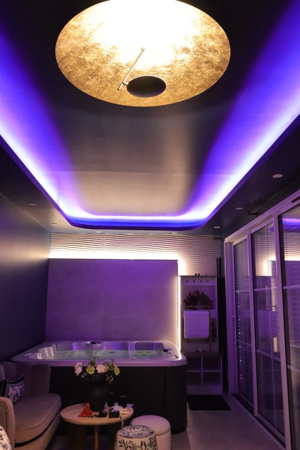 Hot Tub, Living room