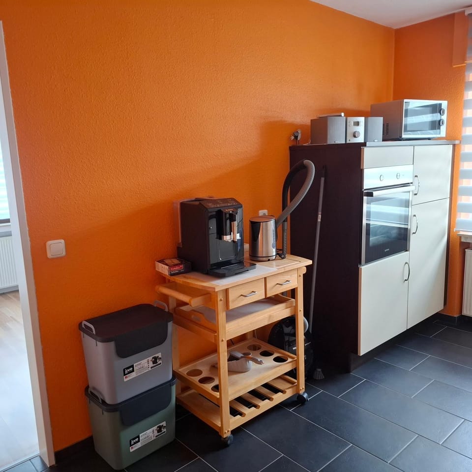 Kitchen or kitchenette, oven