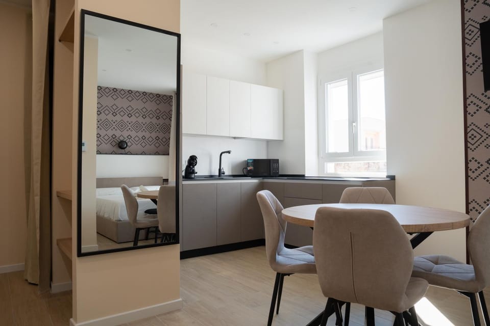 Coffee/tea facilities, Kitchen or kitchenette, Living room, Seating area, Dining area, dishwasher, oven