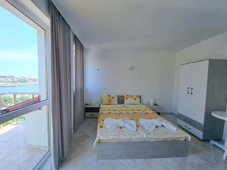 Стаи за гости Кирови Bed and Breakfast in Burgas Province