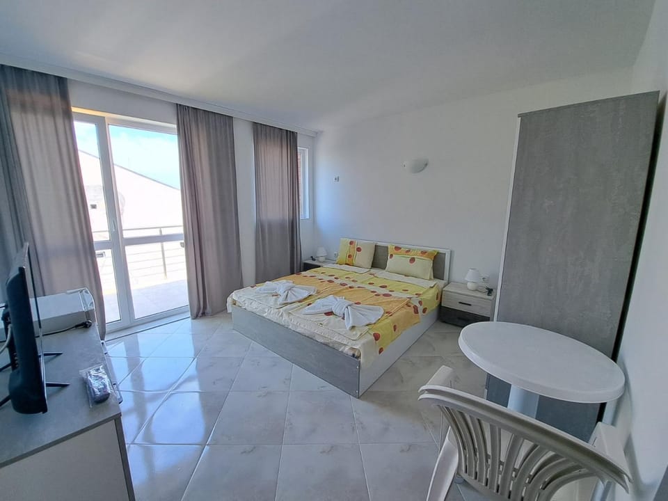 Стаи за гости Кирови Bed and Breakfast in Burgas Province