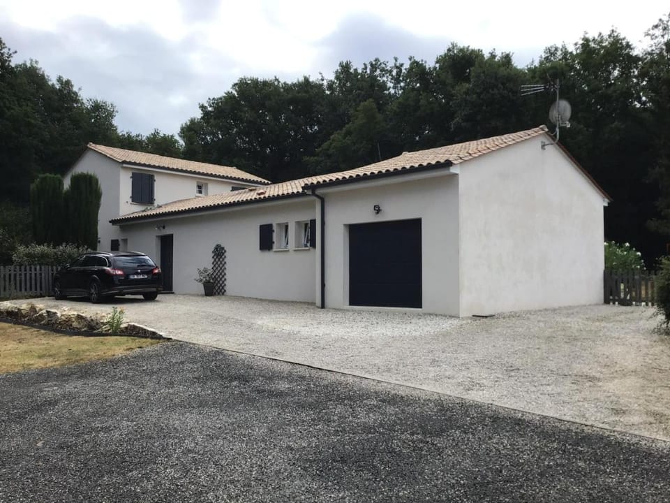 Havre de paix avec 2 chambres et salle de bain Vacation rental in Nouvelle-Aquitaine