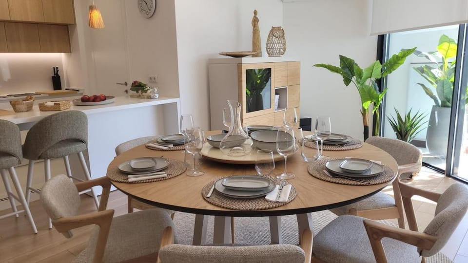 Dining area, air conditioner