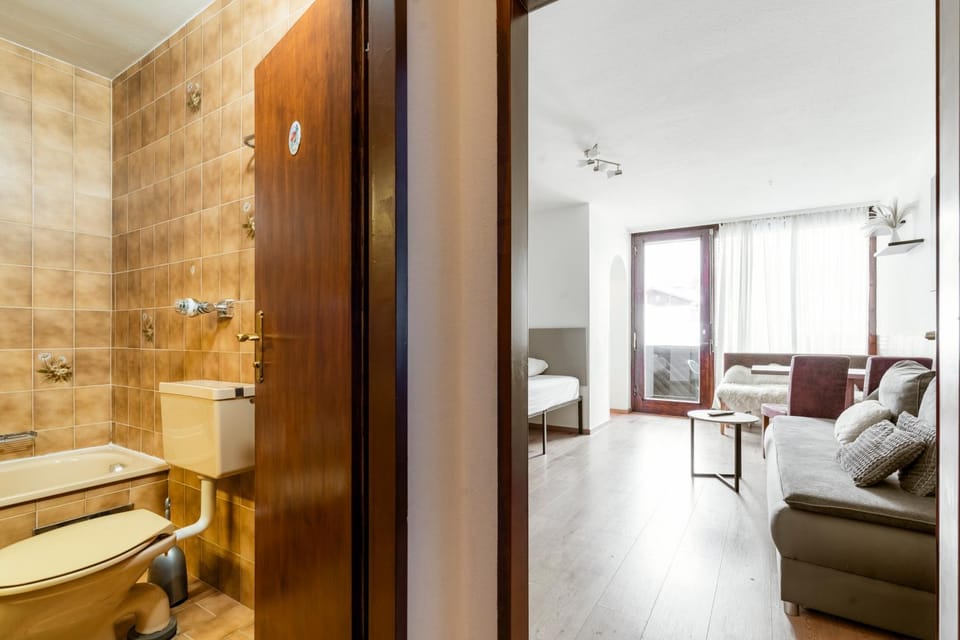 Alpine Escape with Kitzsteinhorn View Apartment in Berchtesgadener Land