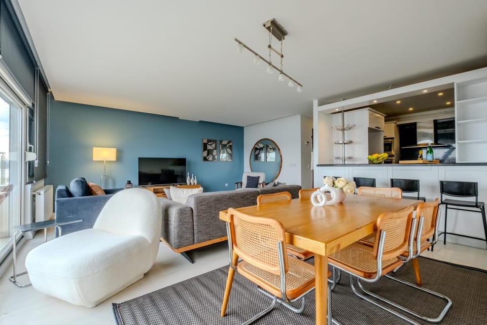 Bosphorus View with 3 Bedrooms and 2 Bathrooms Apartment in Istanbul