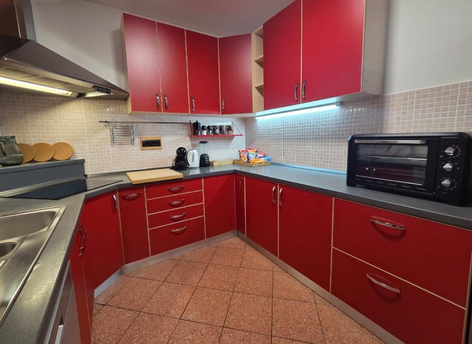 oven, kitchen
