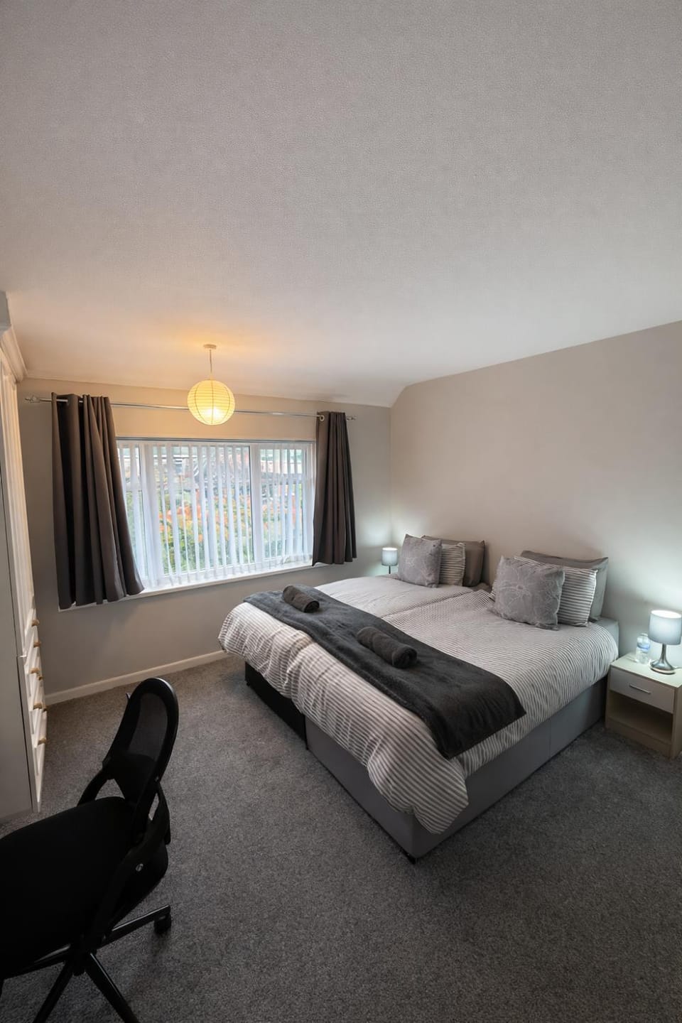 Bed, Photo of the whole room, Bedroom