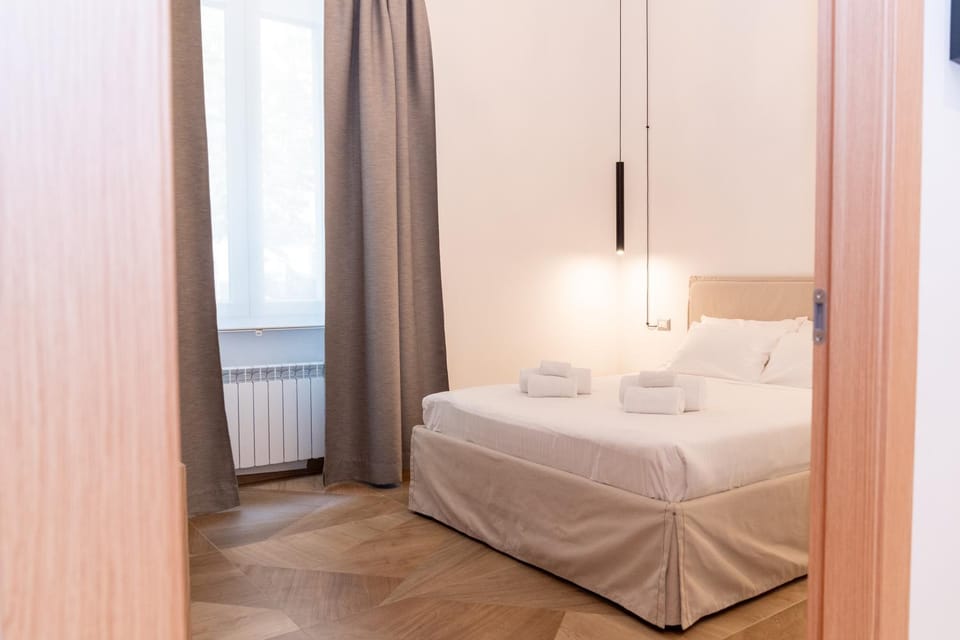 Bed, Photo of the whole room, Bedroom, internet, towels, wardrobe