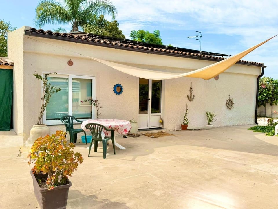Villa Thalassa, la tua oasi ideale Villa in Fontane Bianche