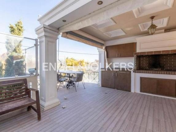 Communal lounge/ TV room, Balcony/Terrace