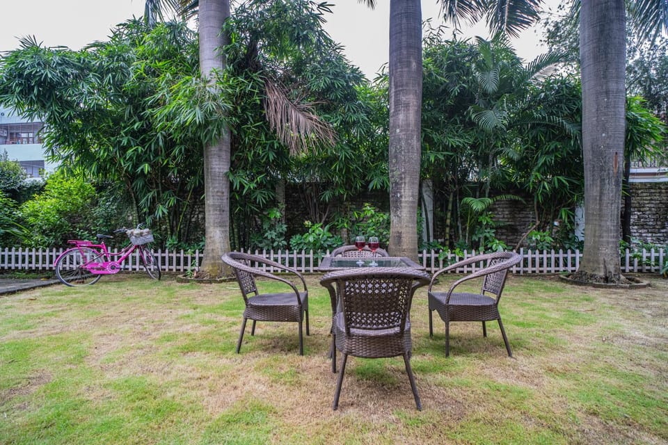 Garden, Seating area, Garden view