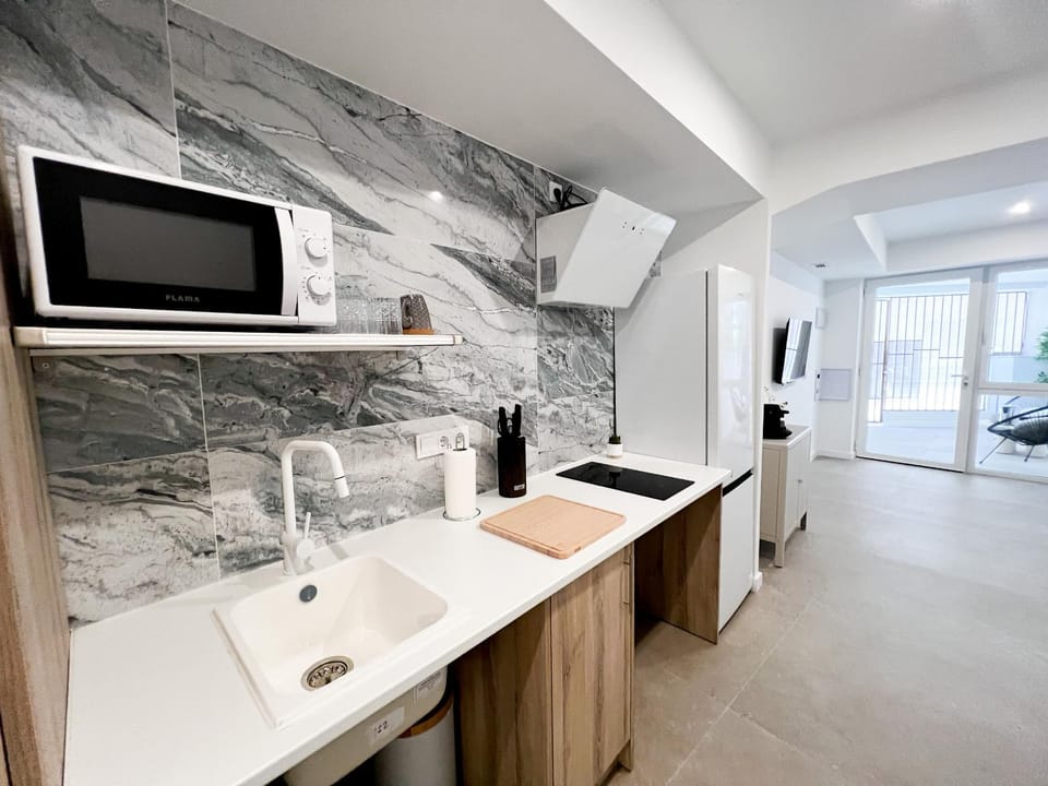 Kitchen or kitchenette