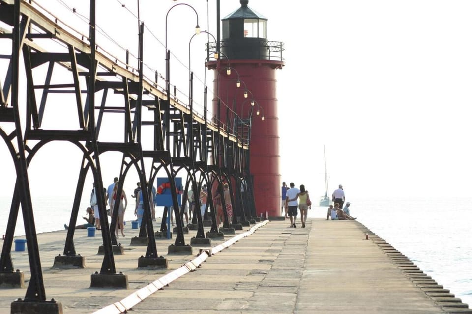 Close to South Beach and Kid's Corner - Huge Yard House in South Haven