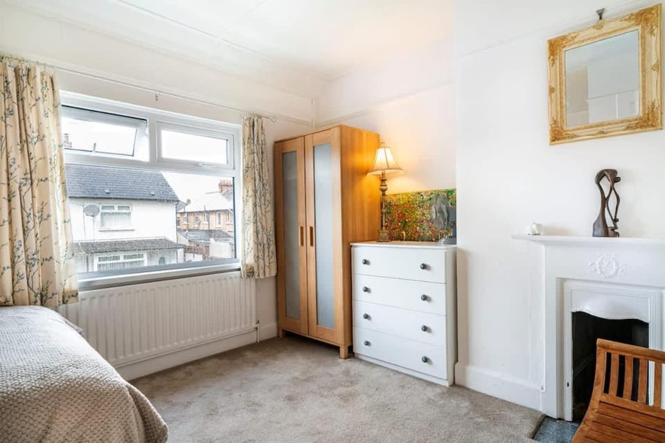 Central Belfast House Sleeps 6 House in Belfast
