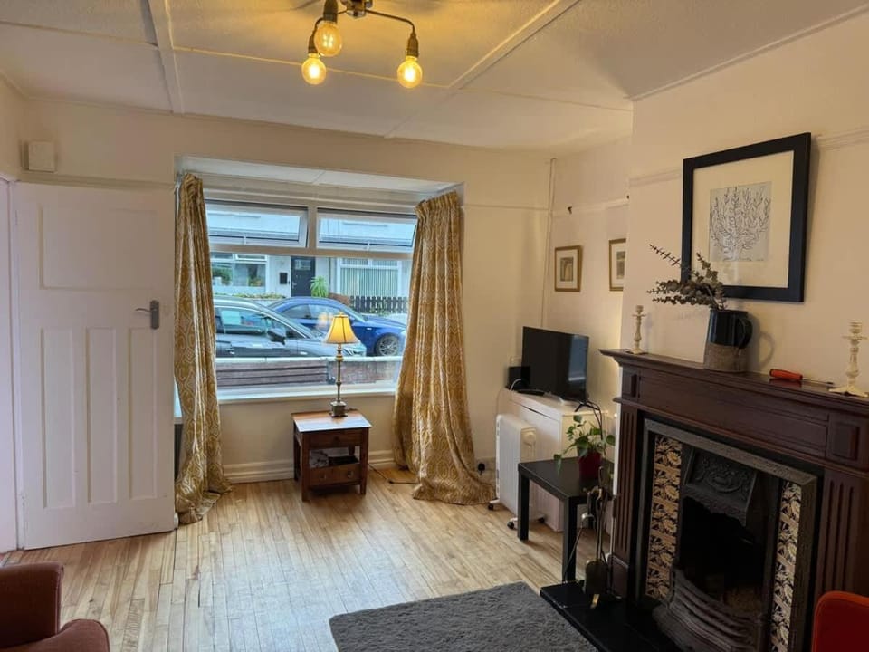 Central Belfast House Sleeps 6 House in Belfast