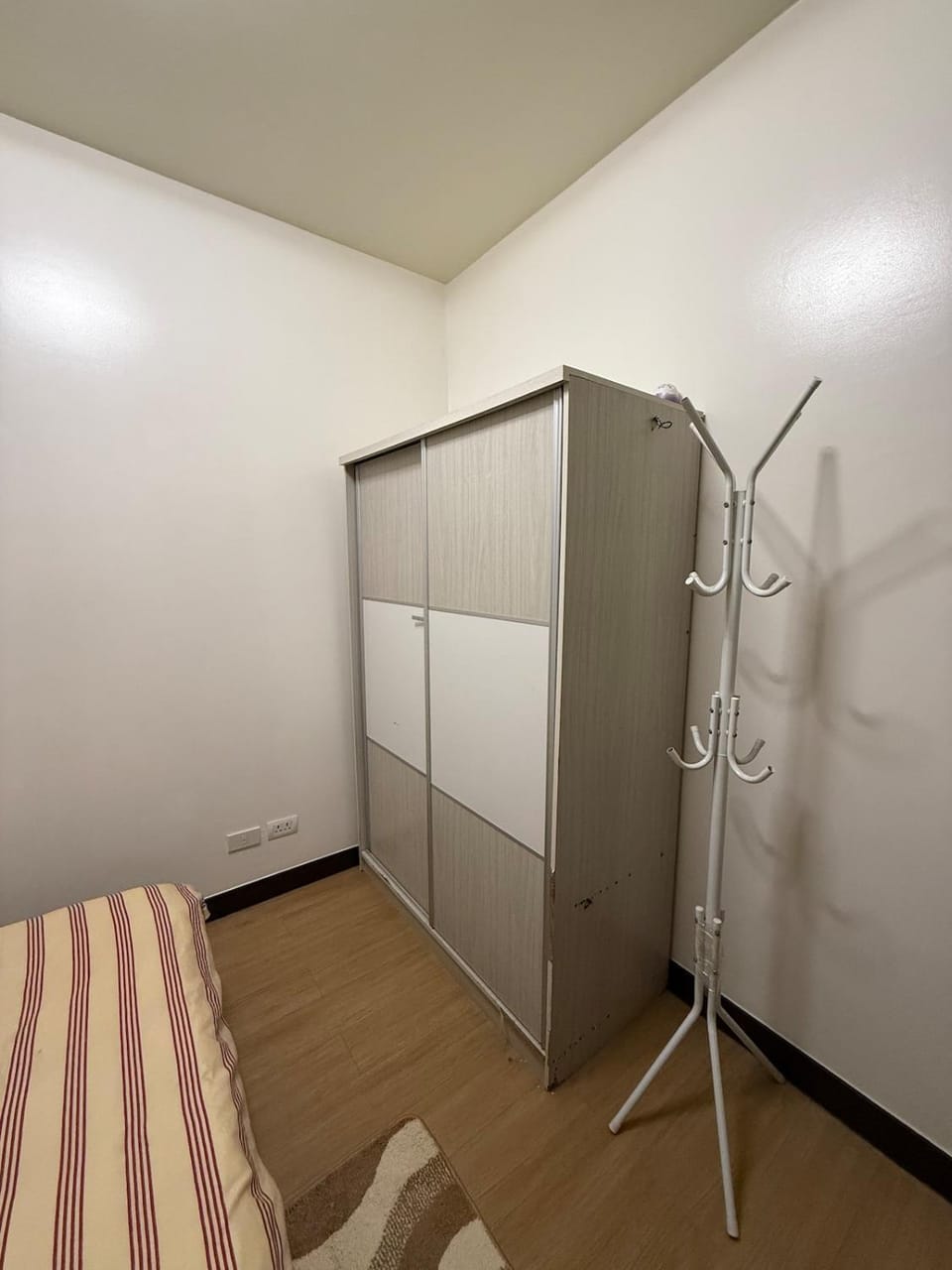 YourSafeHaven Calathea Place Lavender Bldg Apartment in Las Pinas