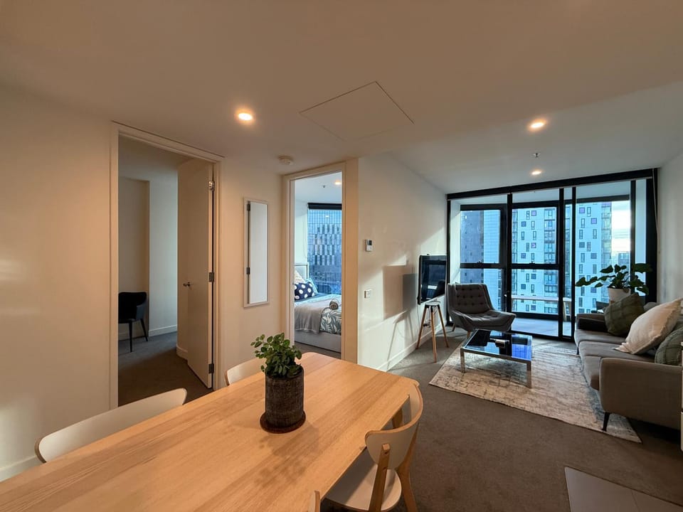 Prime location in Southbank - Shadow Play Apartment Apartment in Southbank