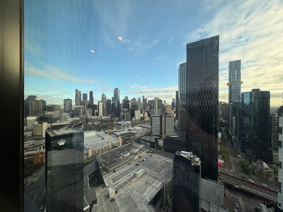 Prime location in Southbank - Shadow Play Apartment Apartment in Southbank