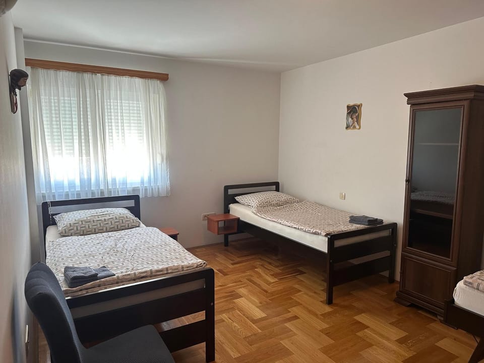 100m2 Apartment near Church - 3 bedrooms - 3 bathrooms - parking Apartment in Federation of Bosnia and Herzegovina
