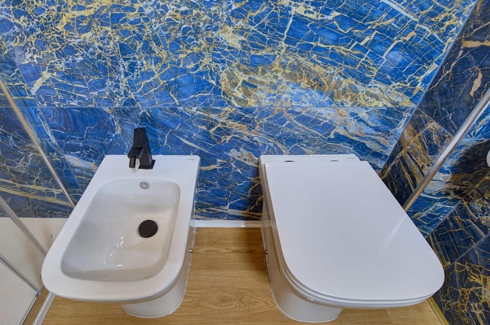 Toilet, Bathroom