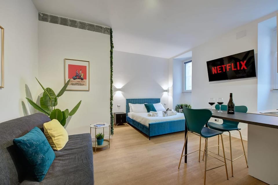 Seating area, Bedroom