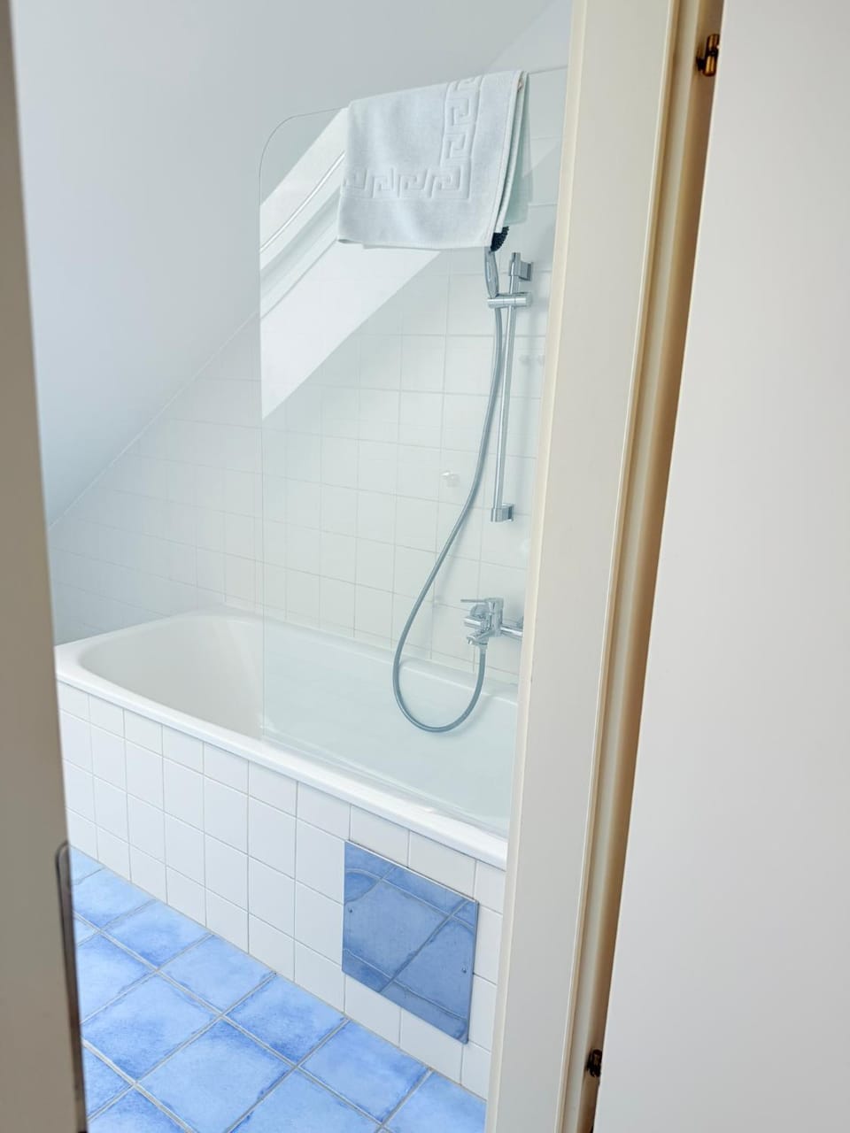 Shower, Bathroom, Bath, towels