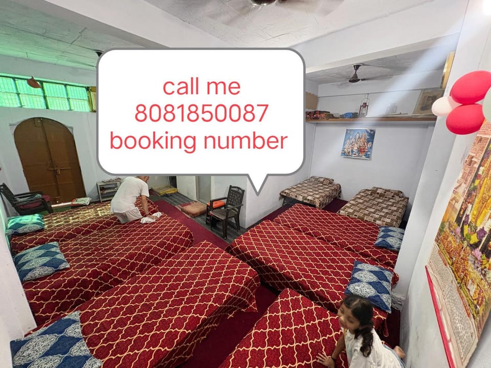 Krishna rooms & dormitory nearby ghats & kaal Bhairav temple Vacation rental in Varanasi