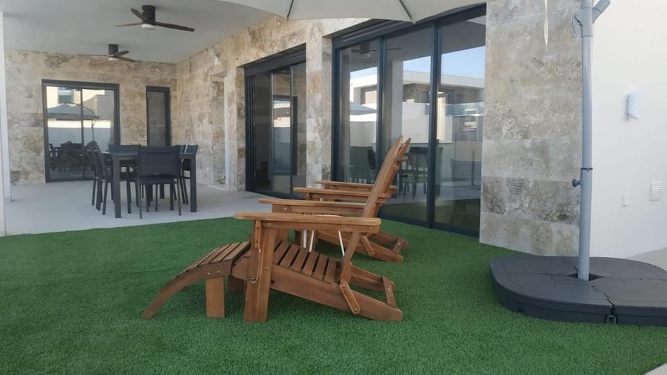 Patio, Day