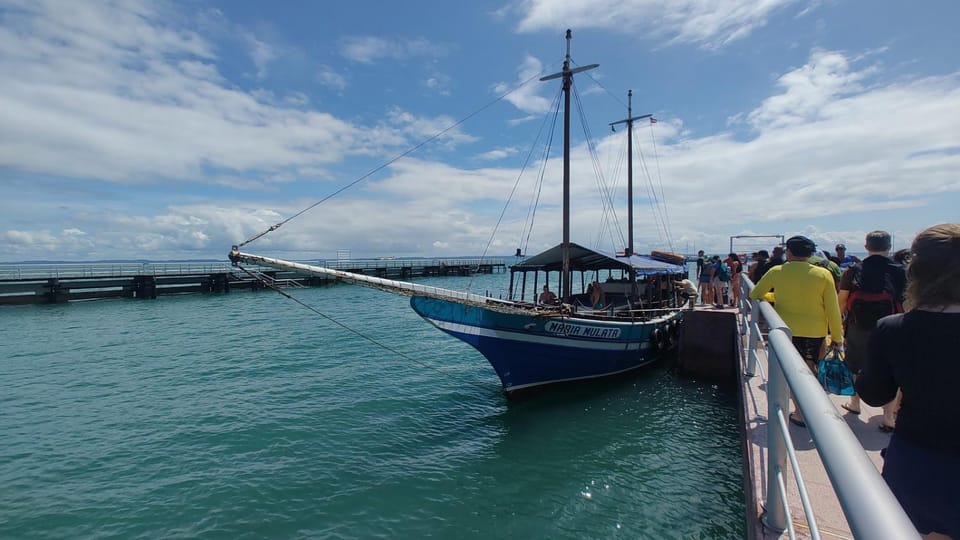 Tour às Ilhas-Salvador Docked boat in Salvador