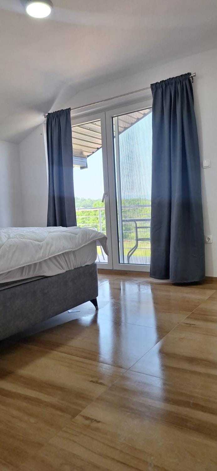 Balcony/Terrace, Bedroom, Garden view, Mountain view, Street view
