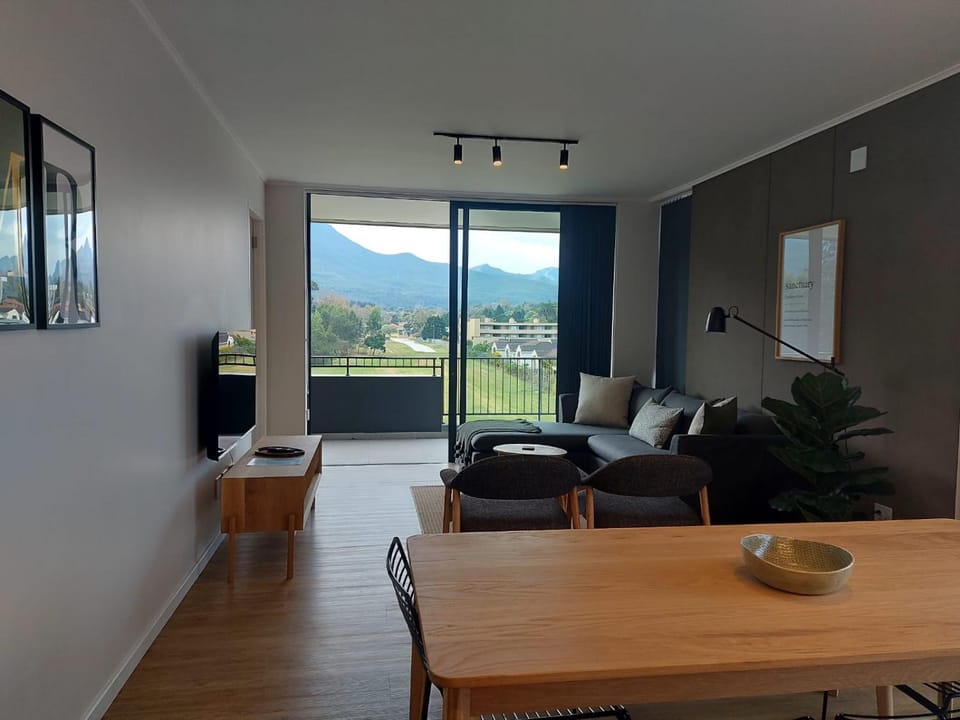 308 The Meadows Luxury Deluxe Apartment in Western Cape