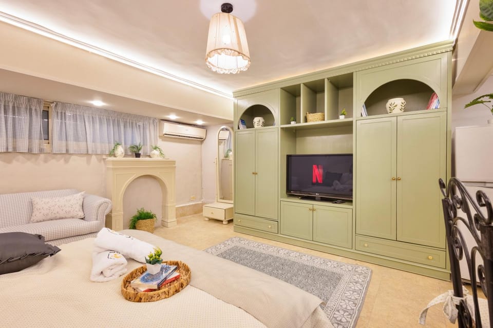 TV and multimedia, Living room, air conditioner
