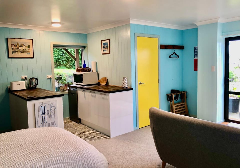 Butterfield Beach Studio Car inclusive Apartment in Southland