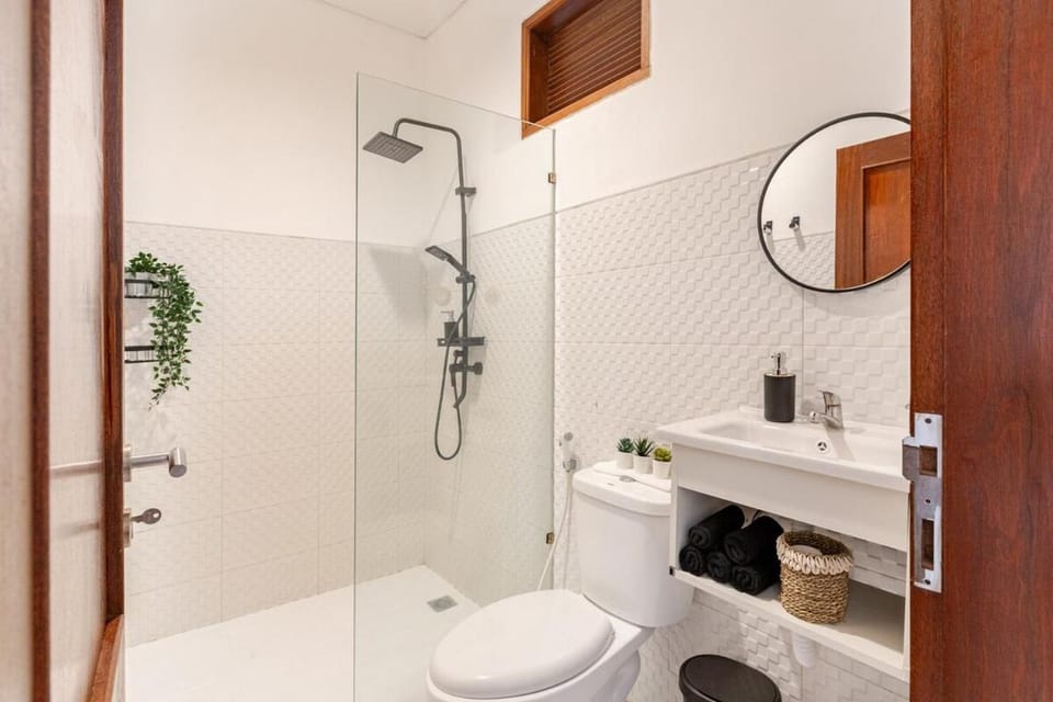 Casa Aura-2 bedroom-Free Netflix Villa in North Kuta