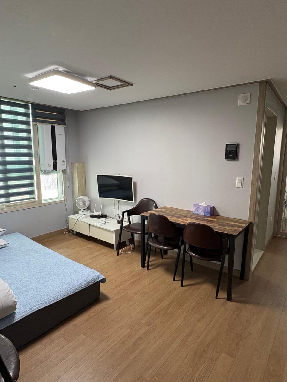 Photo of the whole room