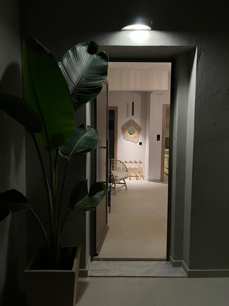Property building, Facade/entrance, Night, hair dresser