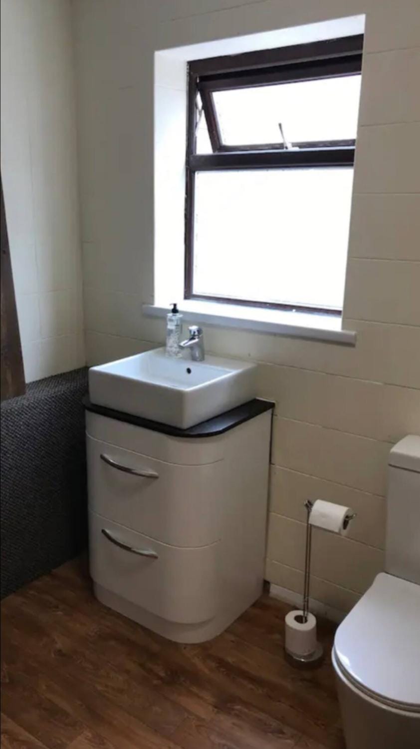 284 - Room 7 - beachfront Bed and Breakfast in Swansea