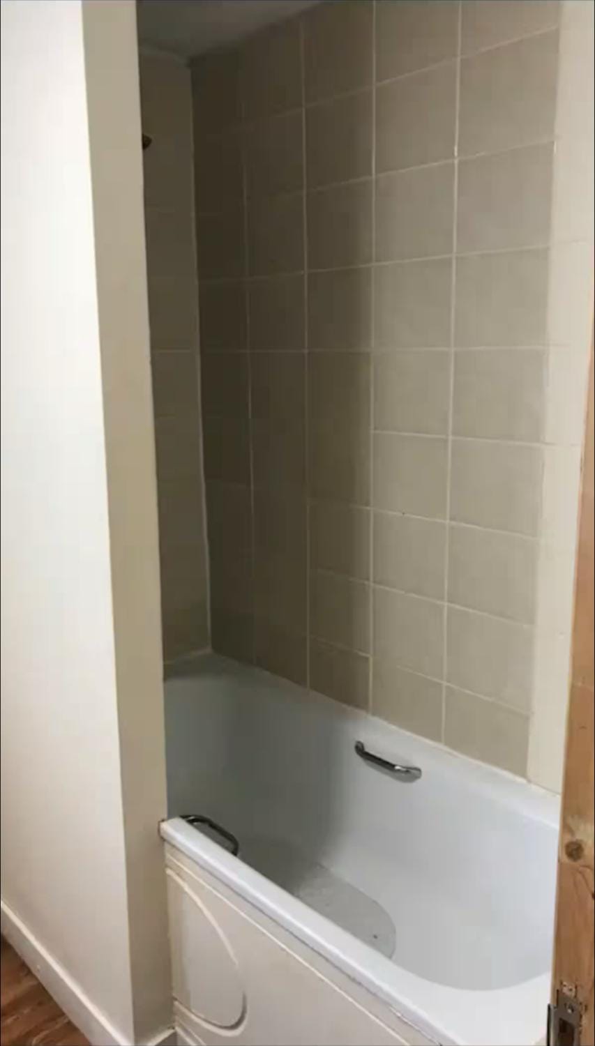 284 - Room 7 - beachfront Bed and Breakfast in Swansea