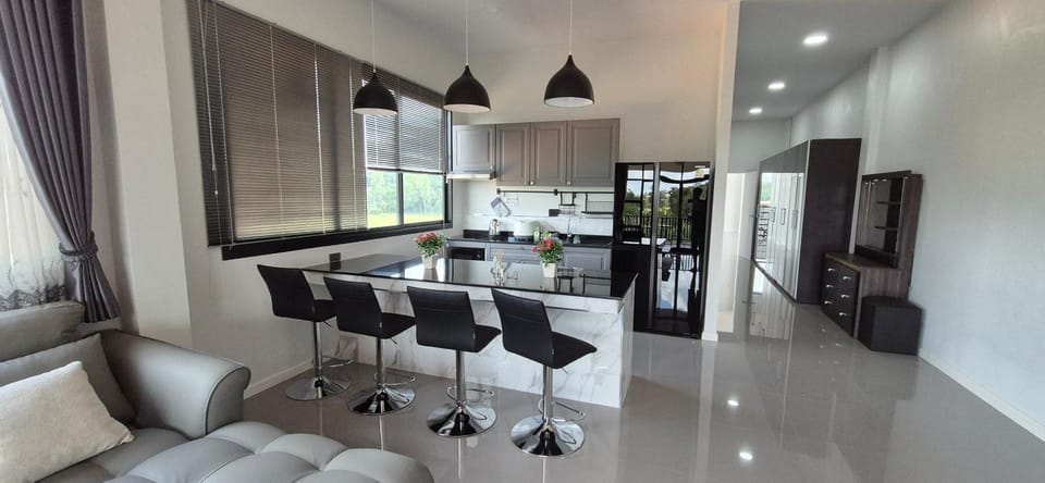 Kitchen or kitchenette, Living room, Seating area, Dining area, minibar, stove, wardrobe