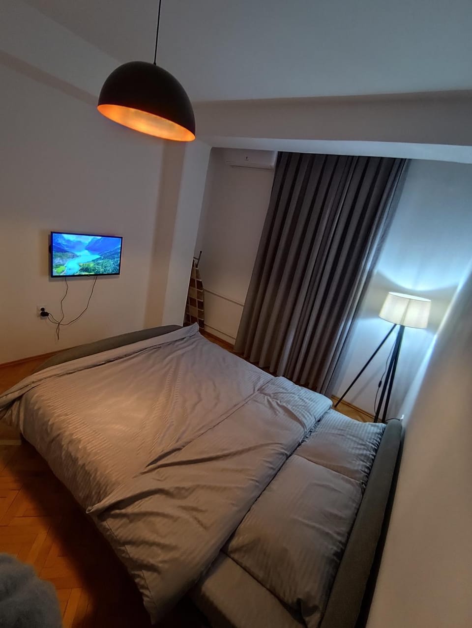Bed, TV and multimedia, Bedroom, wardrobe