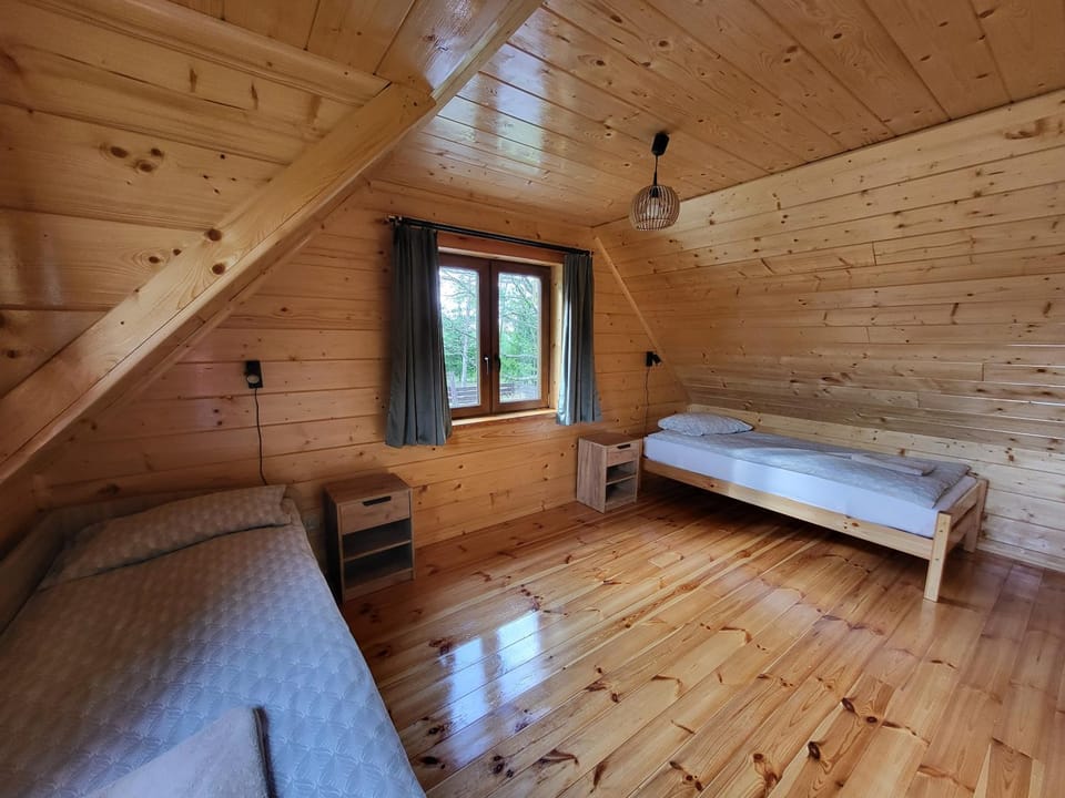 Bed, Photo of the whole room, Seating area, Bedroom