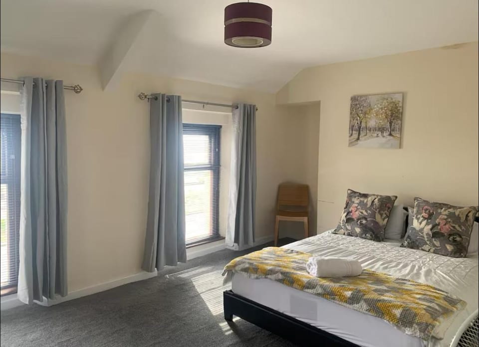284 - Room 8 - Beachfront - Fantastic Sea views Bed and Breakfast in Swansea