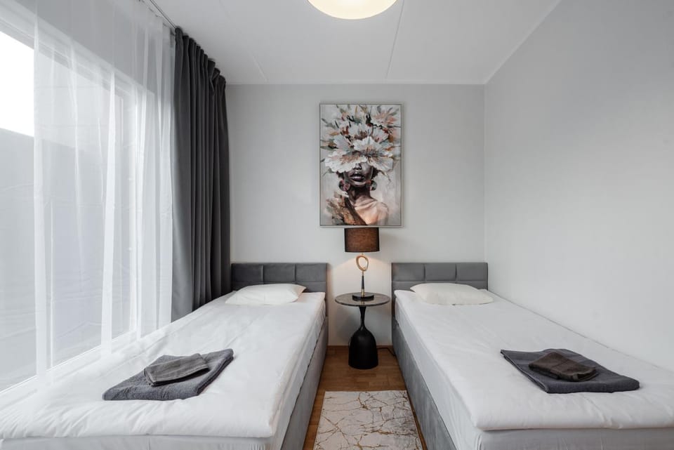 Bed, Photo of the whole room, Bedroom, cot, towels, towels